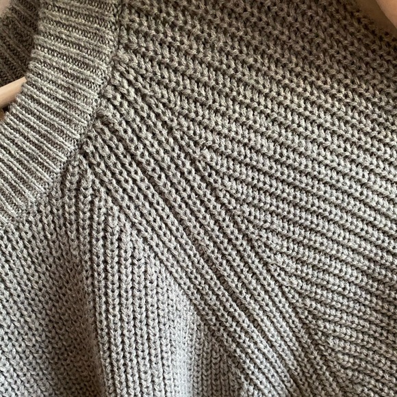 NWOT Universal Thread Grey Ribbed Sweater - Picture 7 of 8